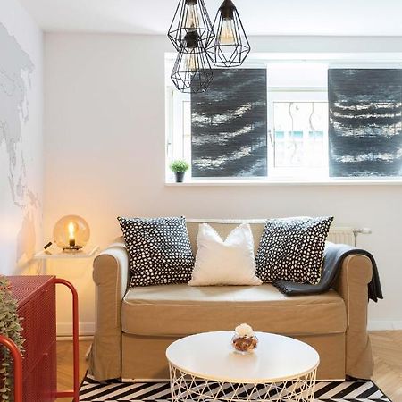 Апартаменты Modern Studio Near British Square Загреб Экстерьер фото
