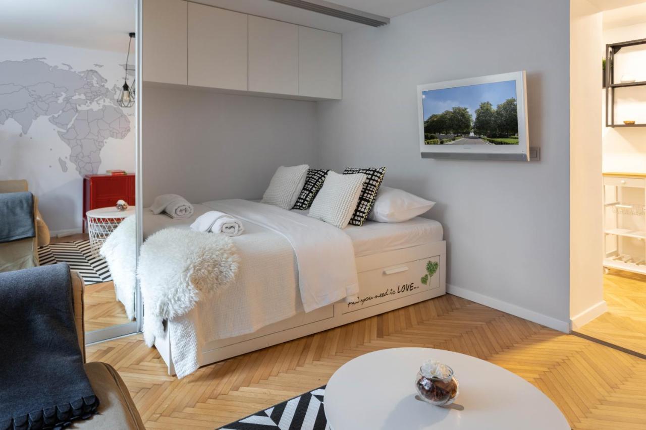 Апартаменты Modern Studio Near British Square Загреб Экстерьер фото