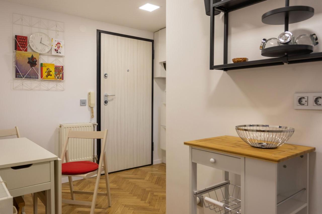 Апартаменты Modern Studio Near British Square Загреб Экстерьер фото