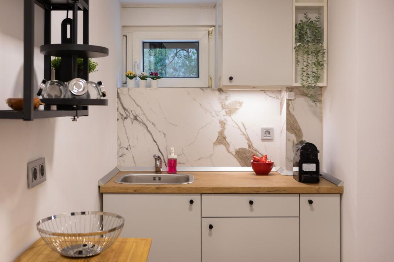 Апартаменты Modern Studio Near British Square Загреб Экстерьер фото