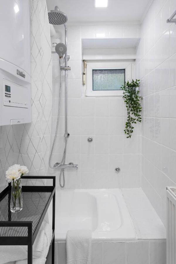 Апартаменты Modern Studio Near British Square Загреб Экстерьер фото